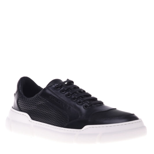 Sneakers noires en cuir de veau perforé