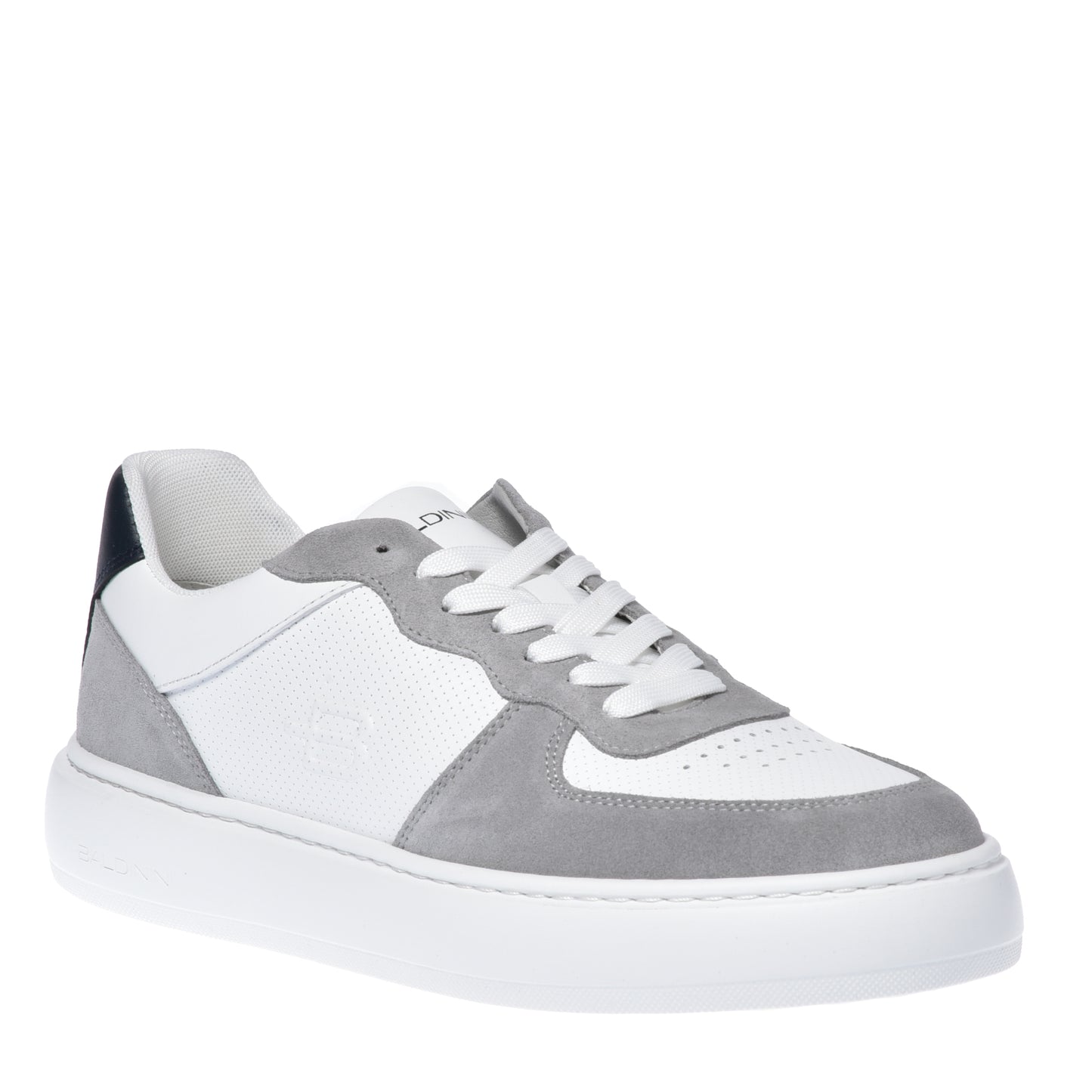 Sneakers grises en daim