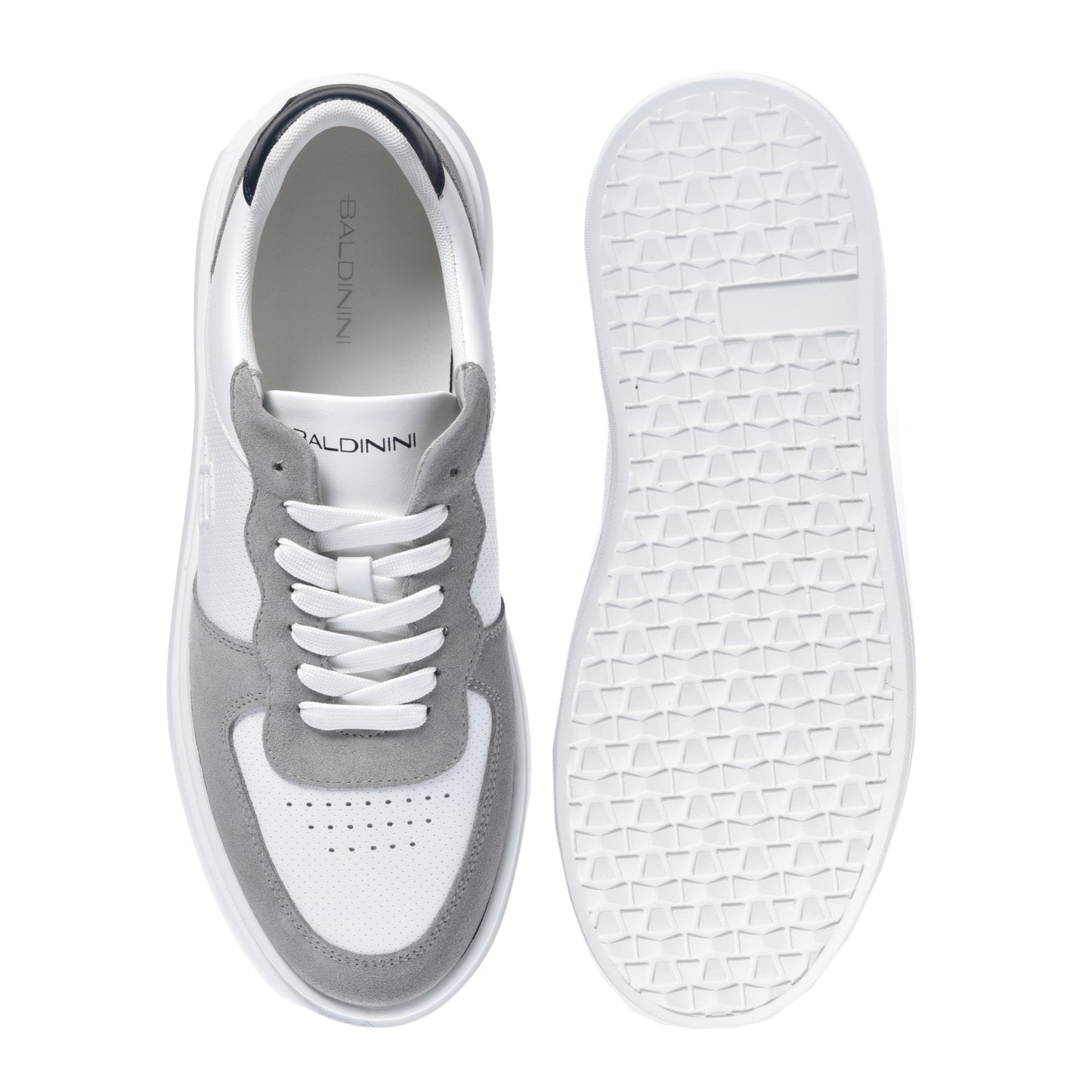 Sneakers grises en daim