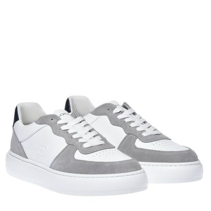 Sneakers grises en daim