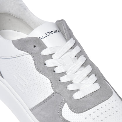 Sneakers grises en daim