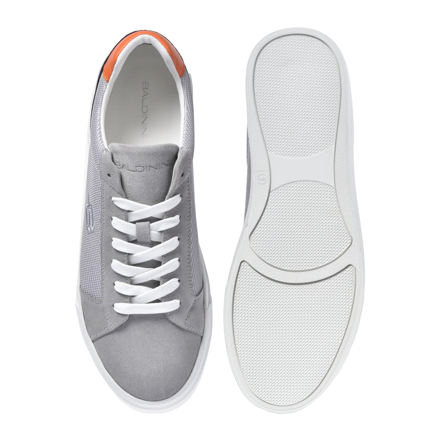 Sneakers grises en daim