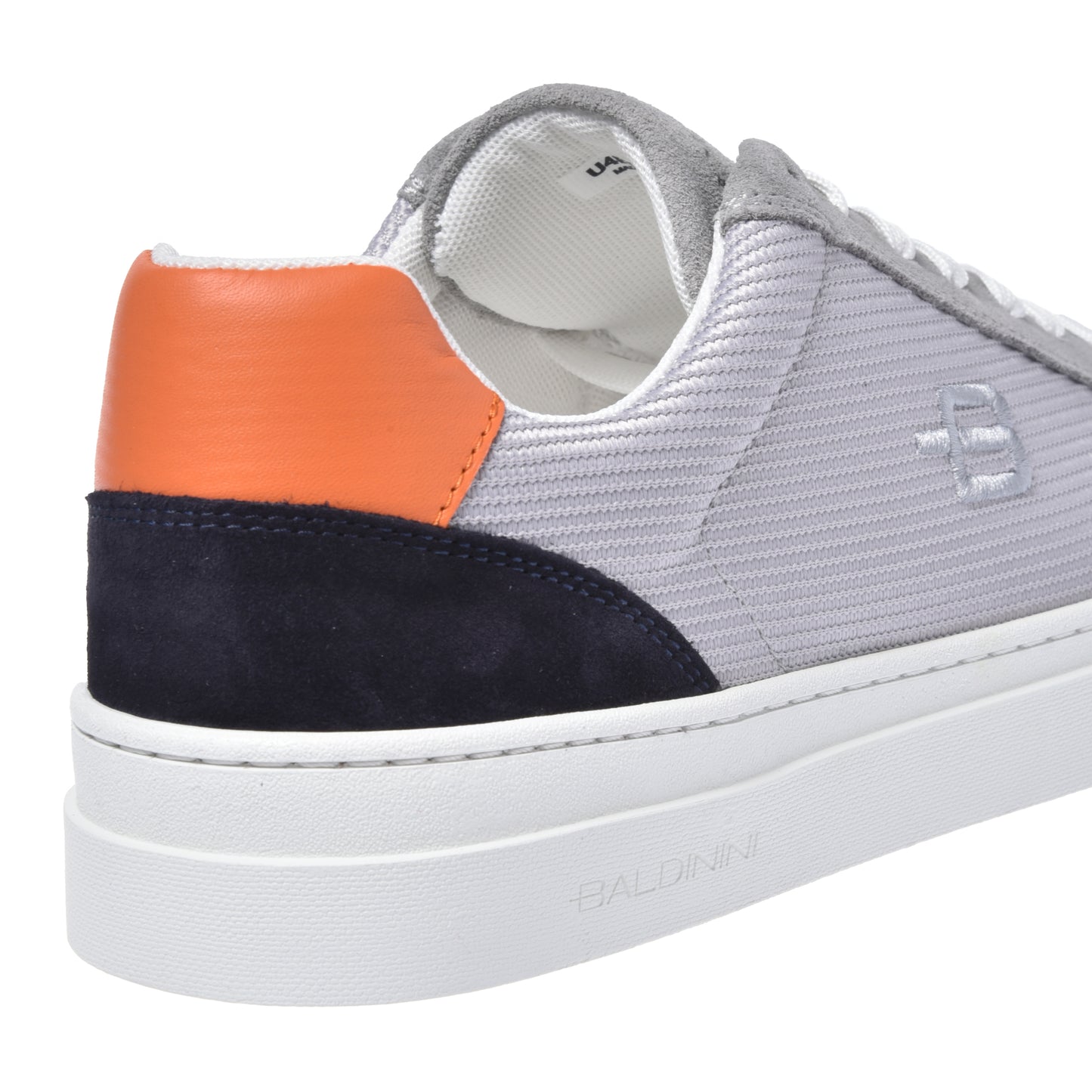 Sneakers grises en daim