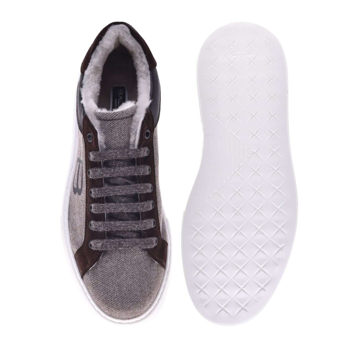 Baskets beige et marron foncé en tissu et cuir