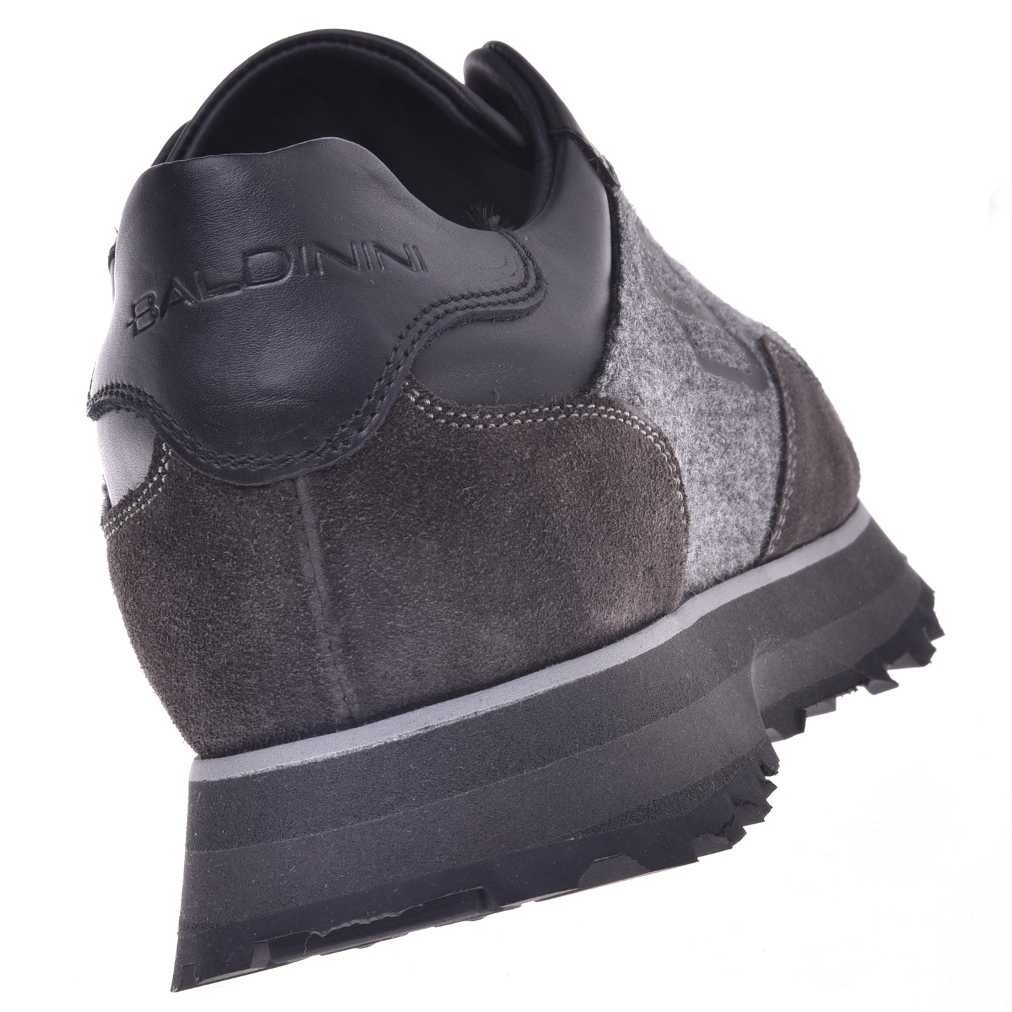Baskets gris foncé en daim et tissu