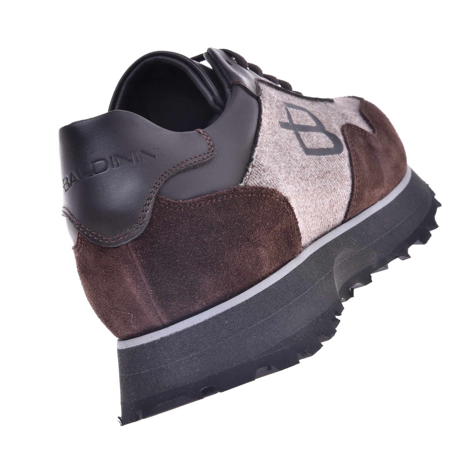Baskets beige et marron foncé en daim et tissu