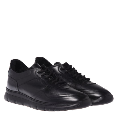 Baskets en cuir noir
