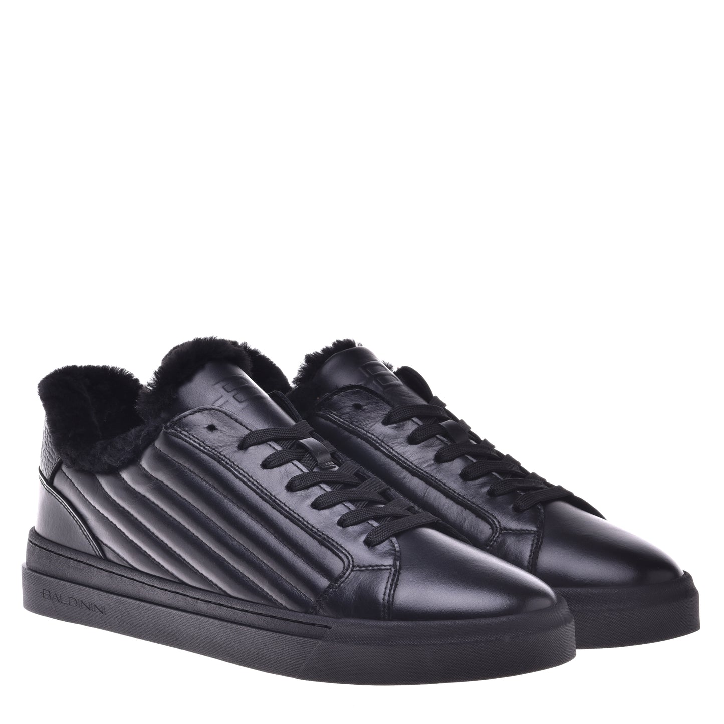 Baskets en cuir et cuir matelassé noir