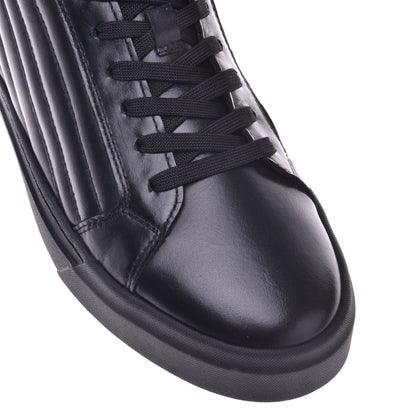 Baskets en cuir et cuir matelassé noir