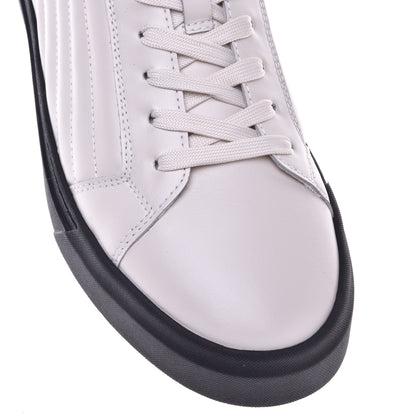 Baskets en cuir et cuir matelassé blanc