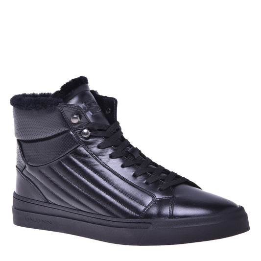 Baskets en cuir et cuir matelassé noir