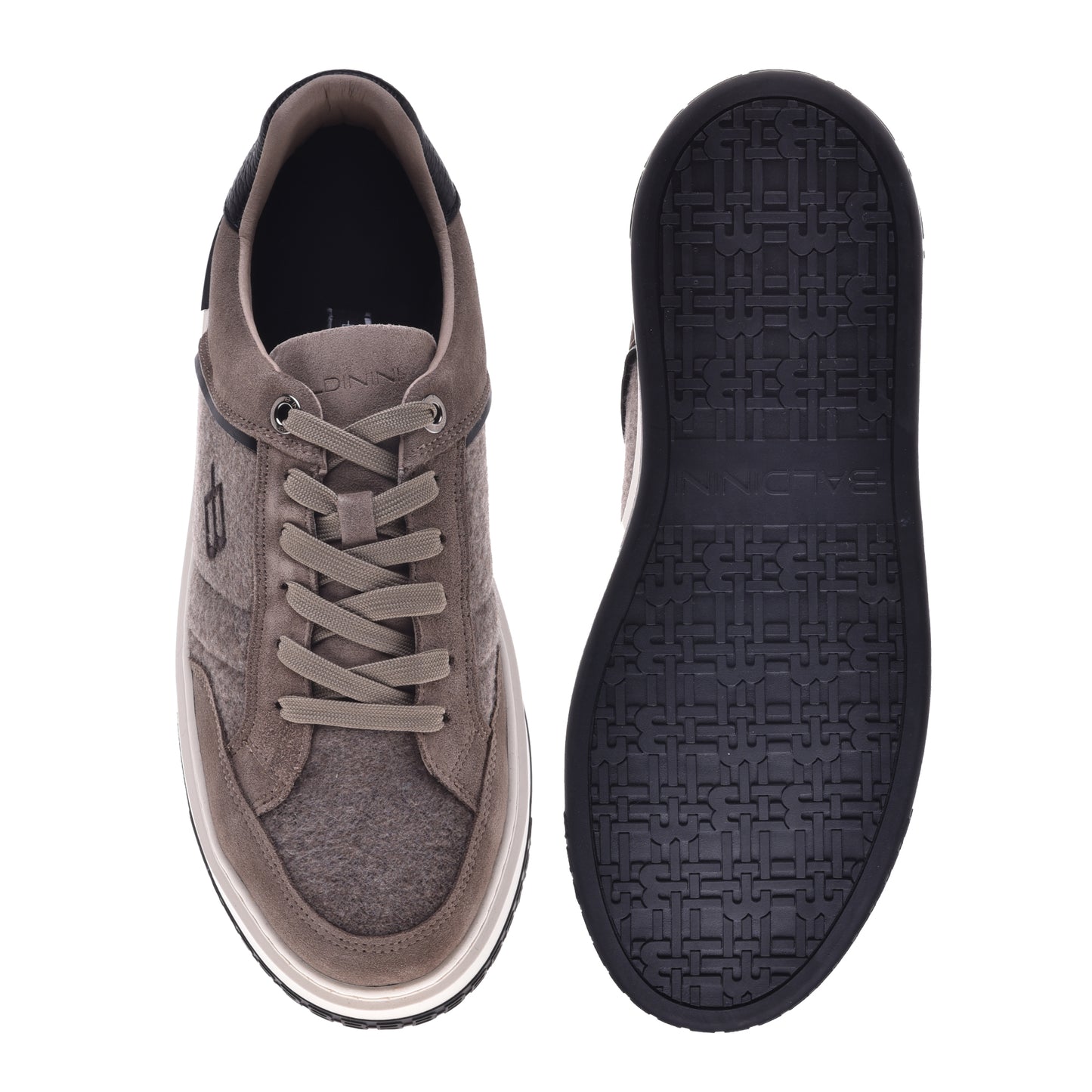 Baskets en daim et tissu taupe