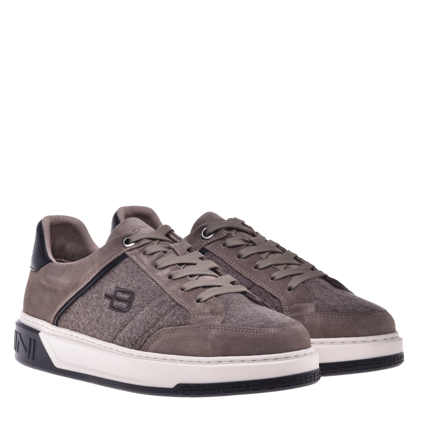Baskets en daim et tissu taupe