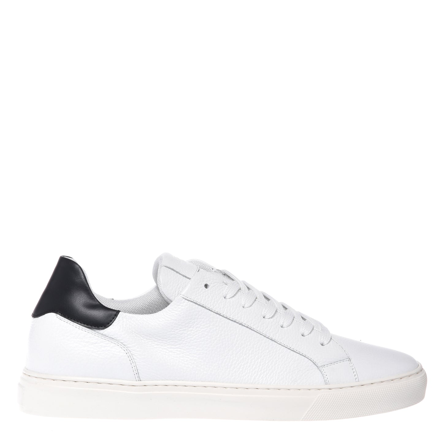 Sneaker in pelle martellata bianca