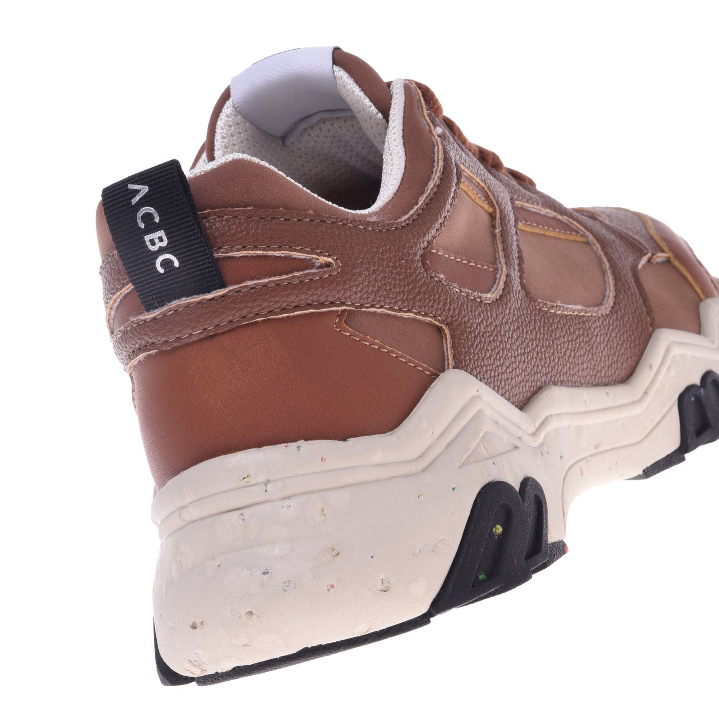 Baskets en simili cuir brun