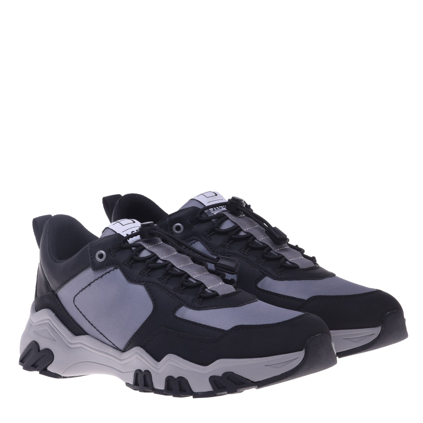 Baskets en simili cuir noires et grises