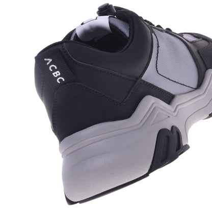 Baskets en simili cuir noires et grises