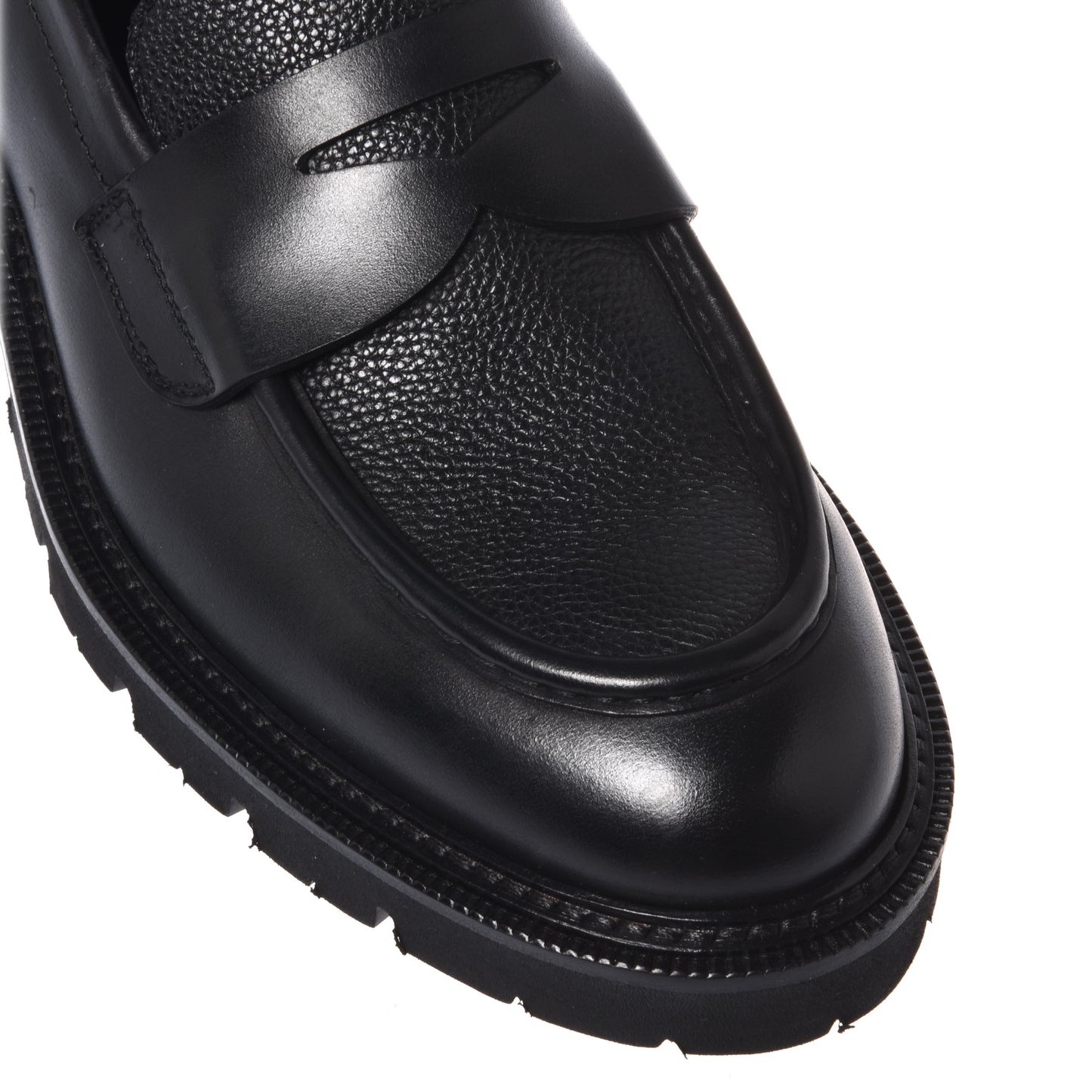 Mocassini in pelle nera e pelle martellata