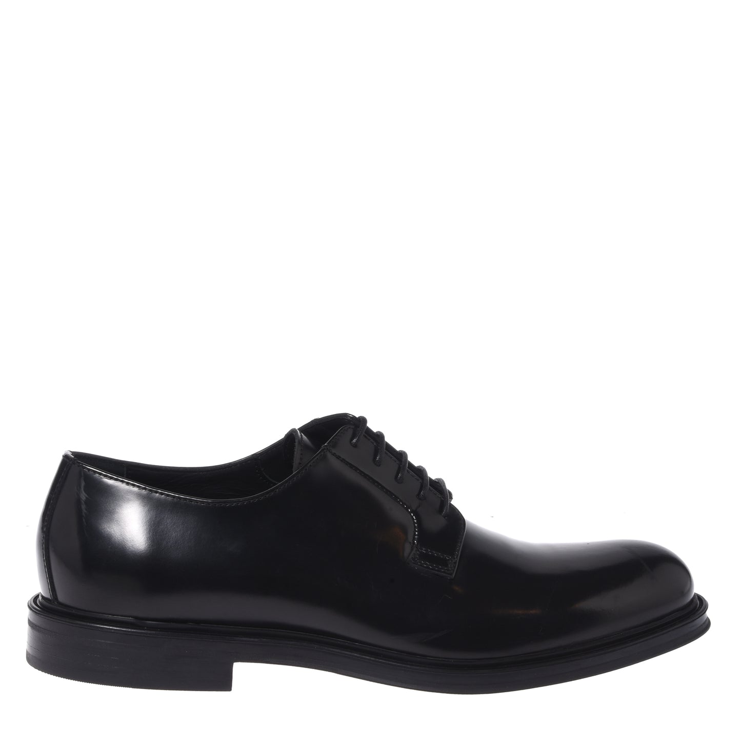 Black lace-up shoes in polished leather