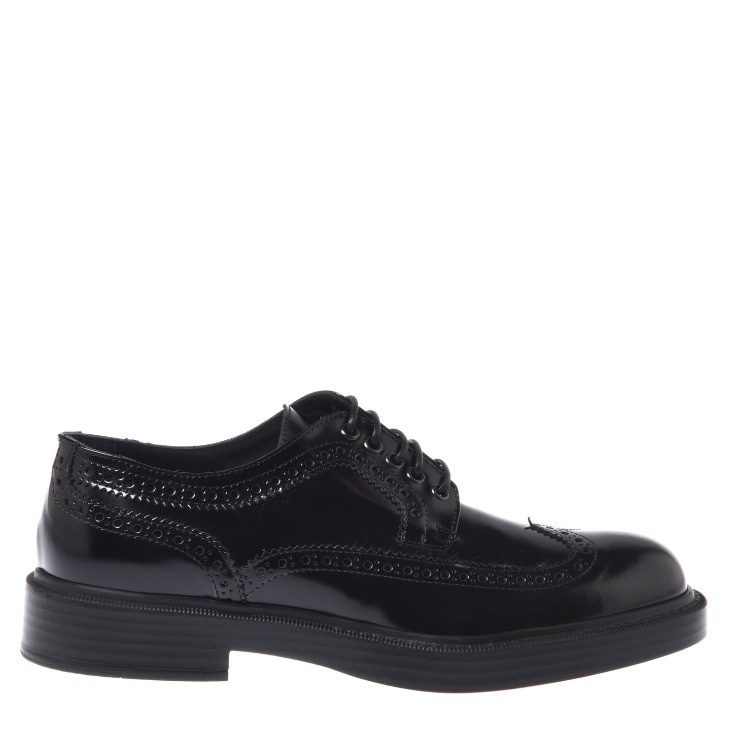 Black lace-up shoes in polished leather