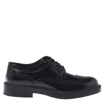 Black lace-up shoes in polished leather