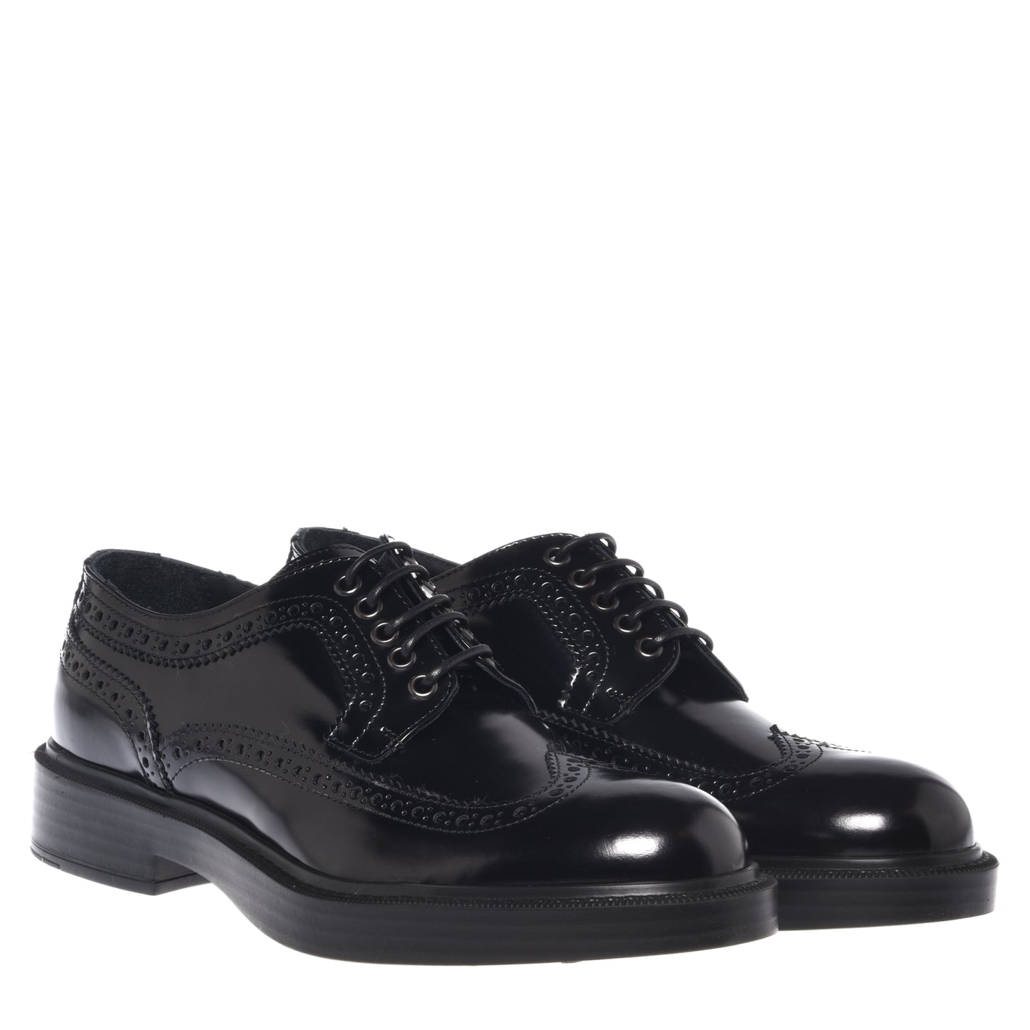 Black lace-up shoes in polished leather