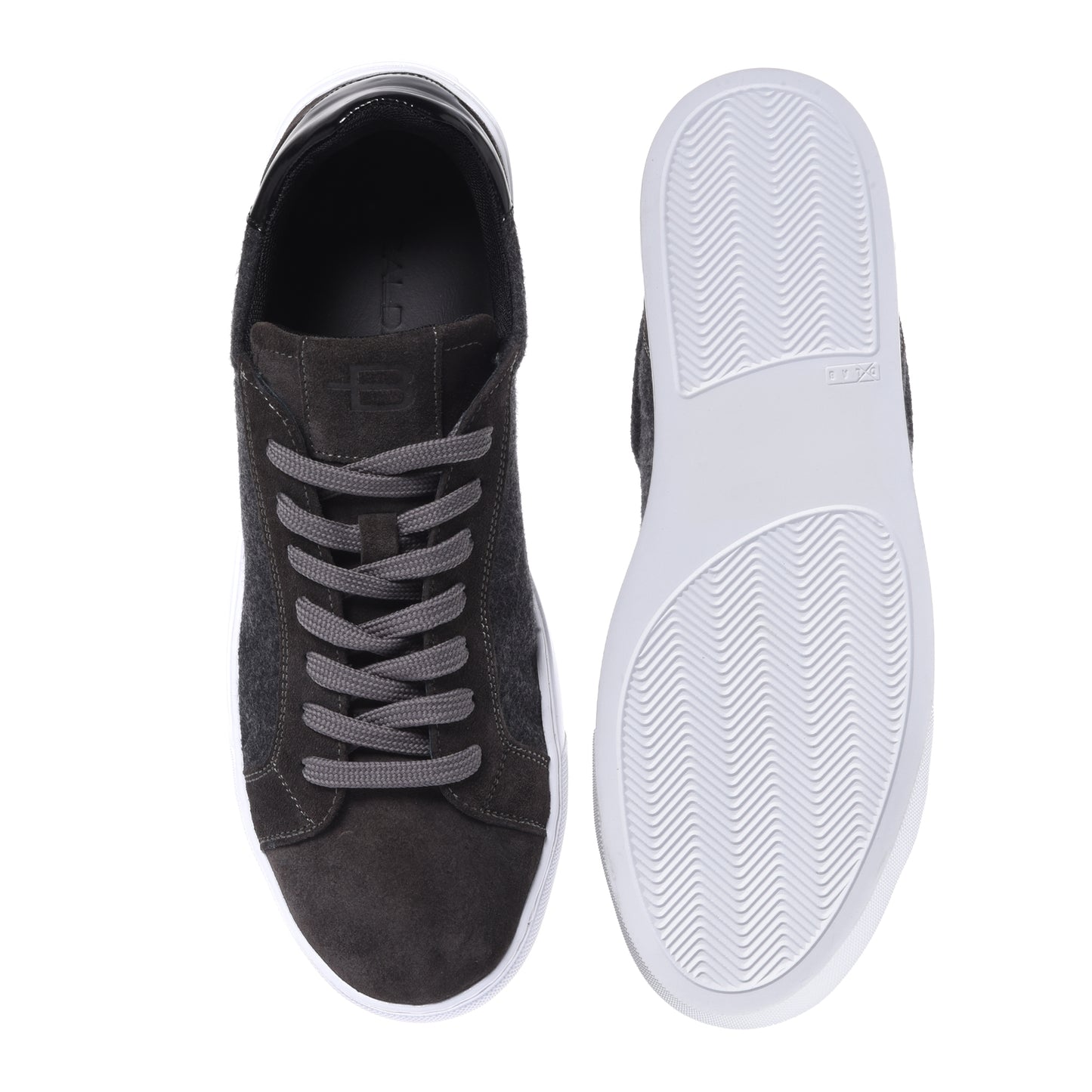 Sneakers in pelle scamosciata e lana grigia