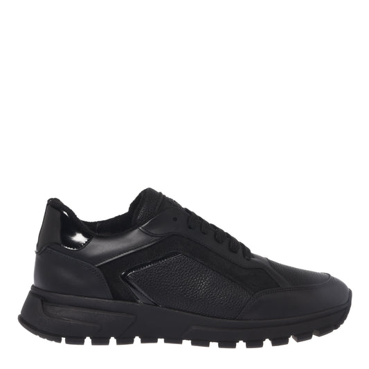 Smooth leather and black tumbled leather sneakers