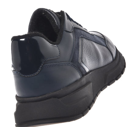 Sneakers in pelle blu e pelle martellata