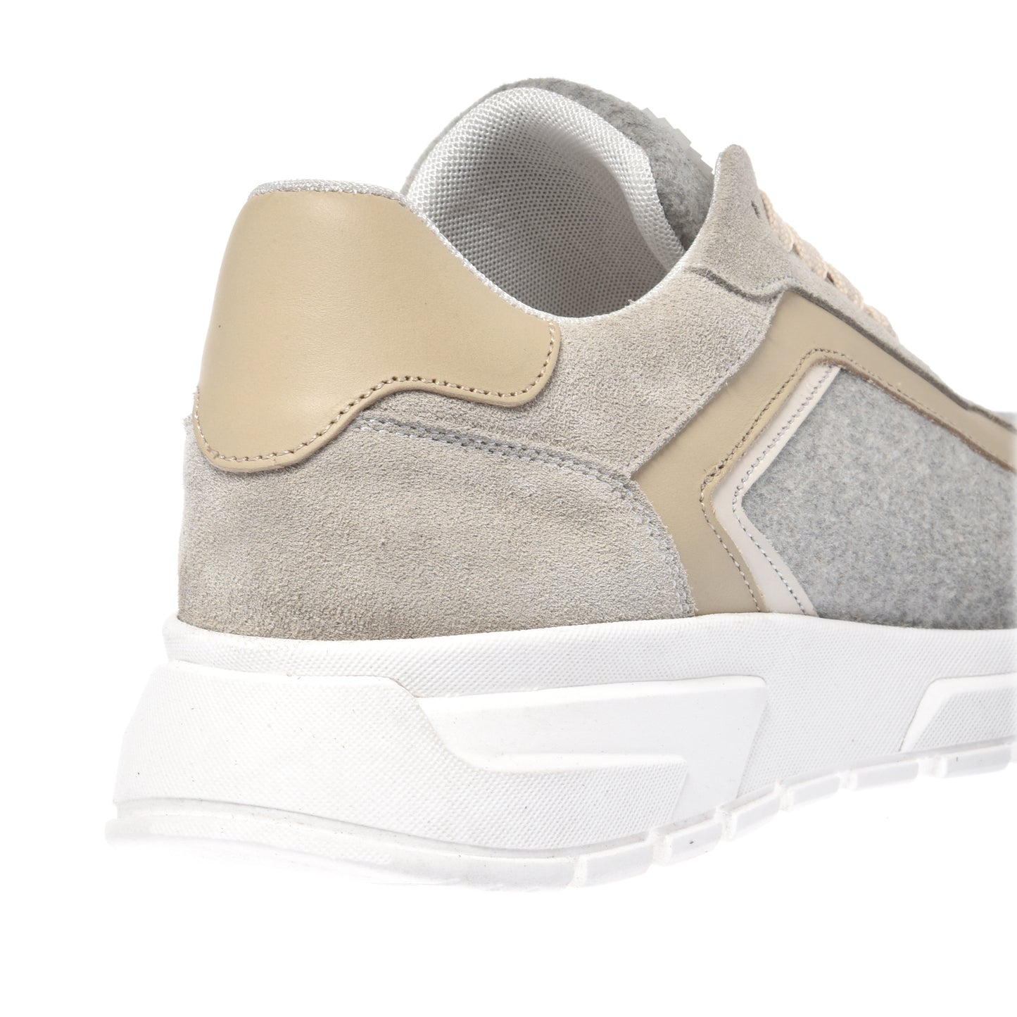 Sneakers in pelle scamosciata e lana bianco sporco