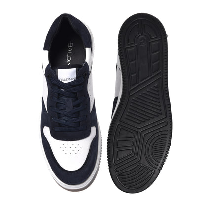 Sneaker en daim bleu et cuir blanc