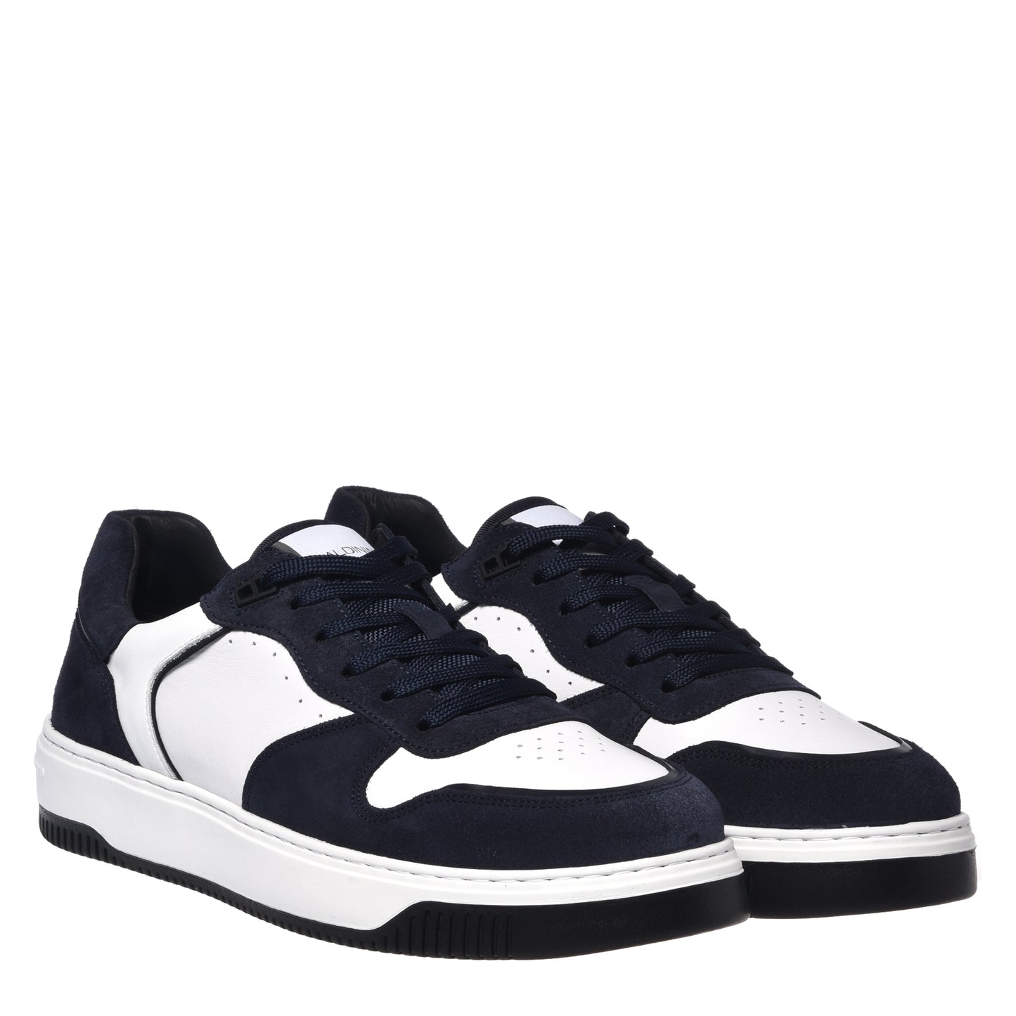 Sneaker en daim bleu et cuir blanc