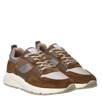 Sneaker in pelle scamosciata marrone e tessuto bianco sporco