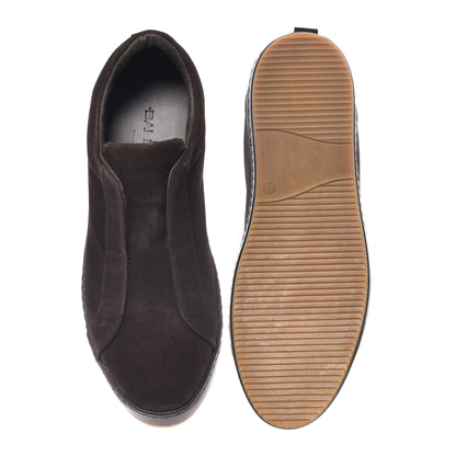 Baskets daim marron foncé﻿