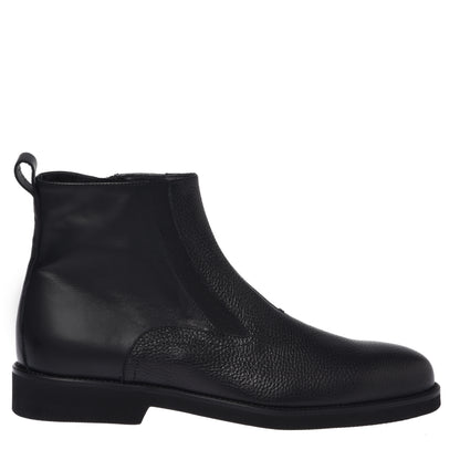 Stivale in pelle nera e pelle martellata