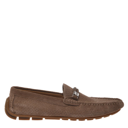 Mocassin en cuir suédé beige ajouré