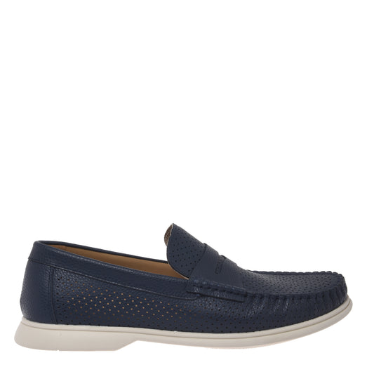 Mocassin en cuir grainé bleu ajouré