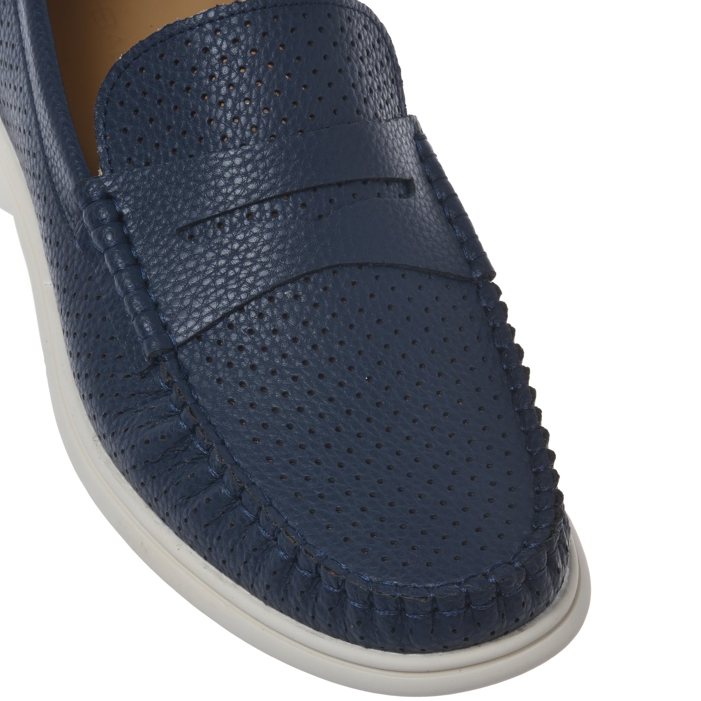 Mocassin en cuir grainé bleu ajouré