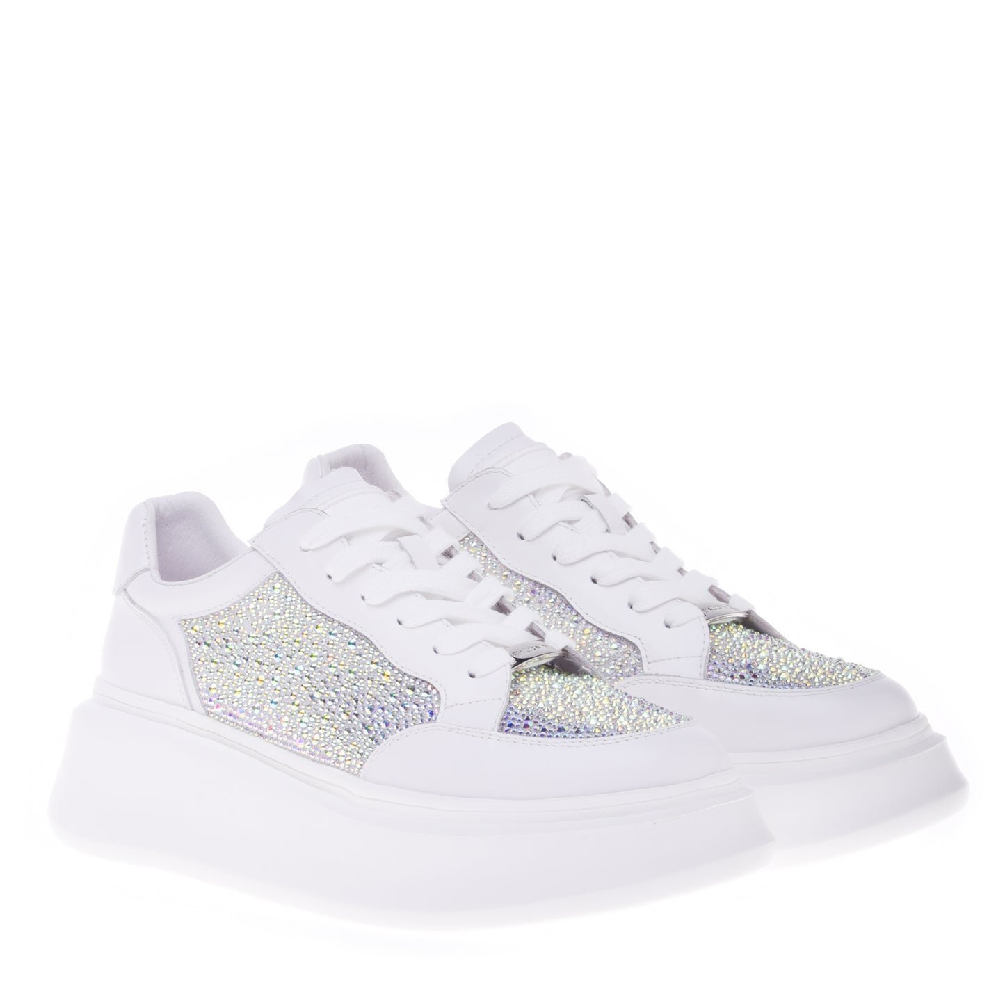 Sneakers blanches en cuir de veau avec strass