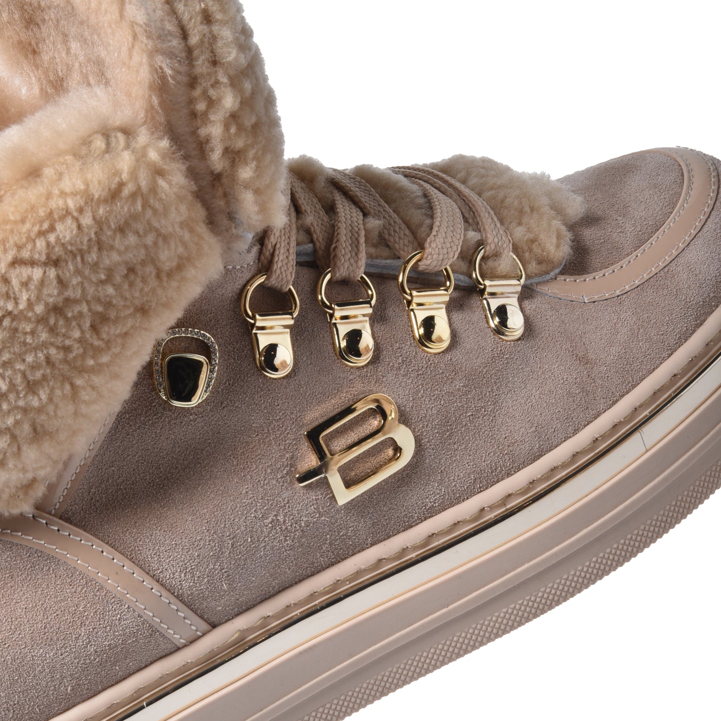 Baskets en mouton et daim beige