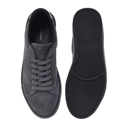 Baskets en daim gris foncé
