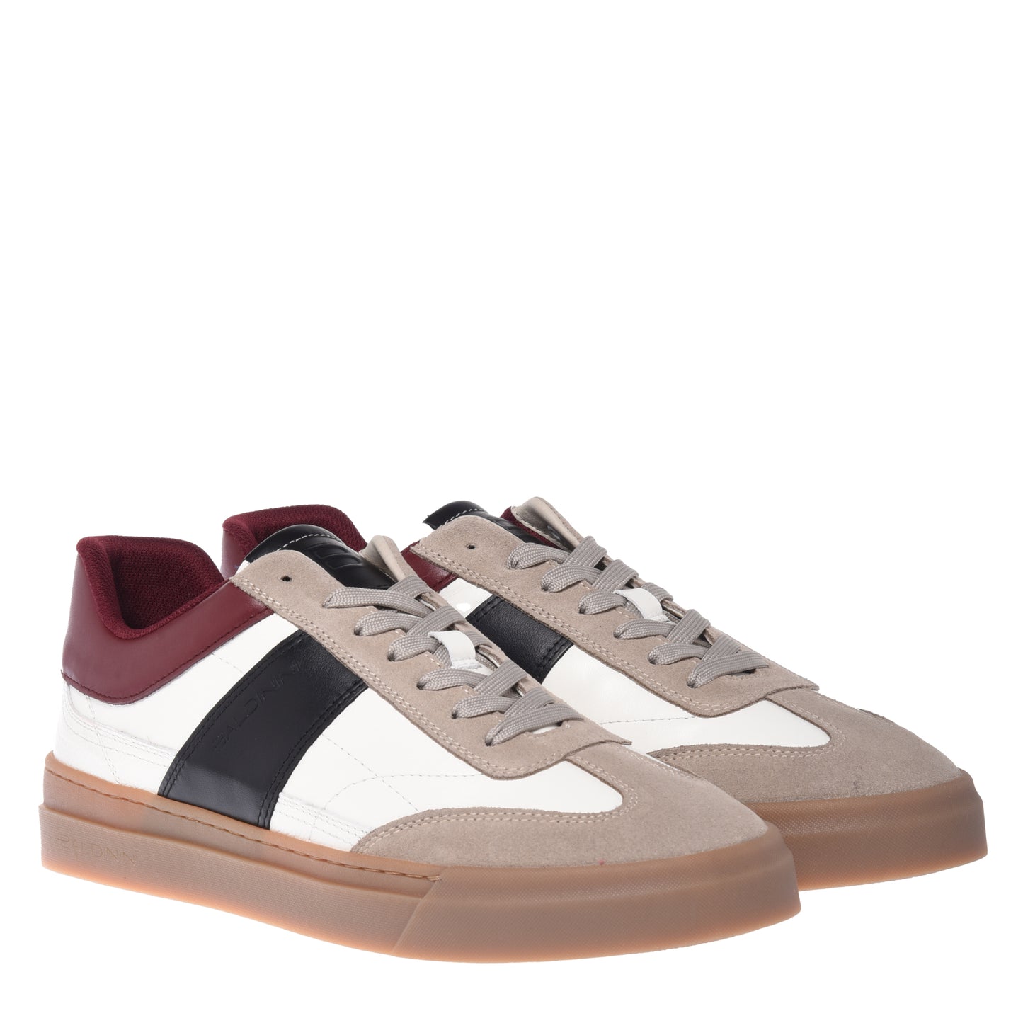 Baskets en daim et cuir taupe et blanc