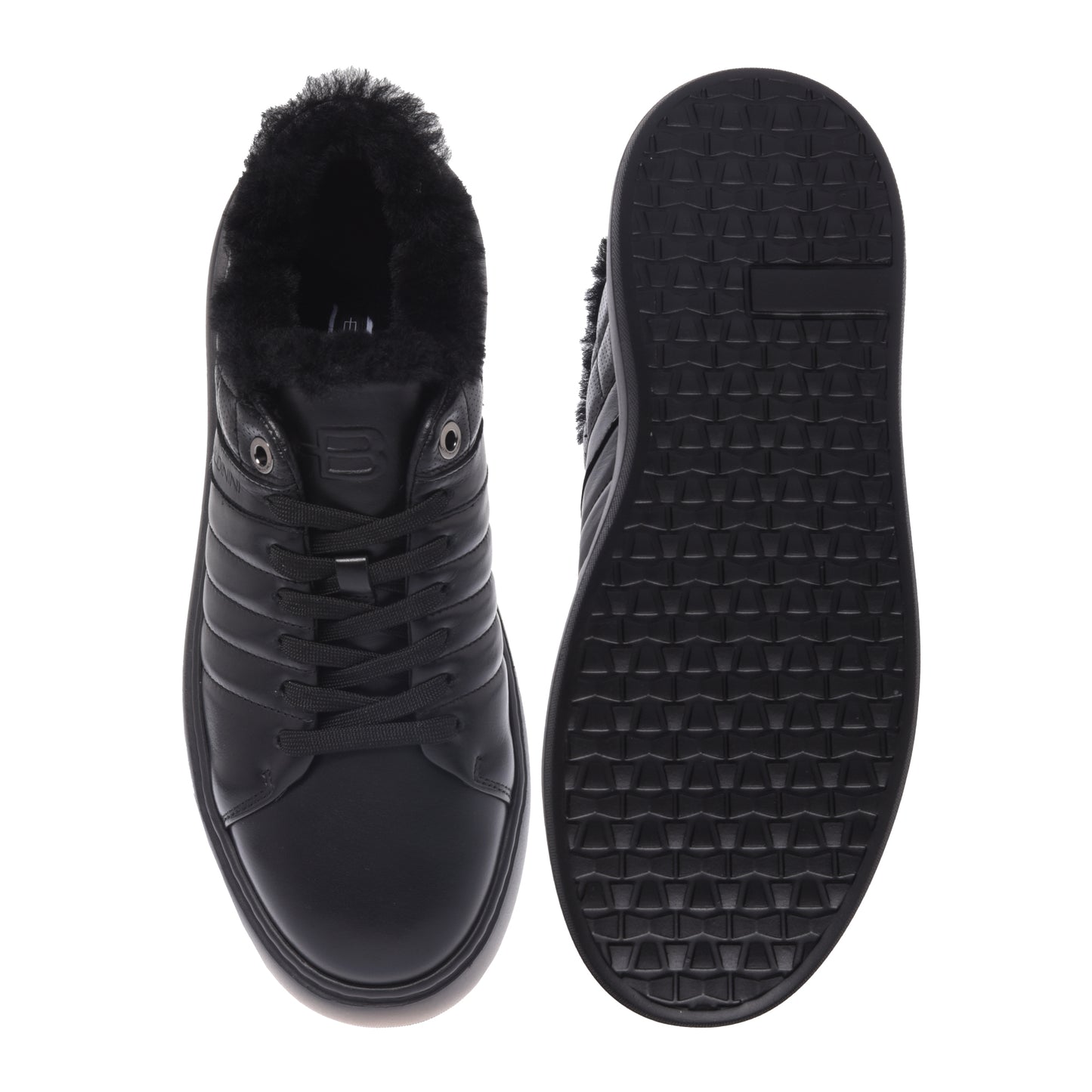 Baskets noires en cuir matelassé avec picots