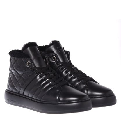 Baskets noires en cuir matelassé avec picots
