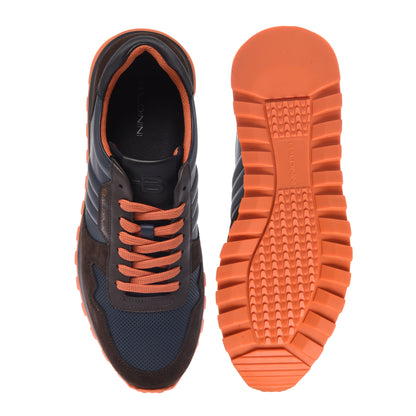 Baskets en daim et cuir marron foncé et bleu
